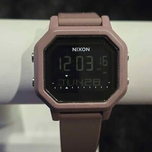 Nixon Siren digital with silicone band